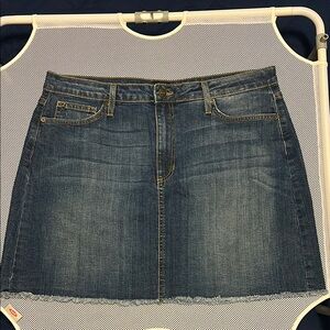 Jean Skirt with raw edge bottom